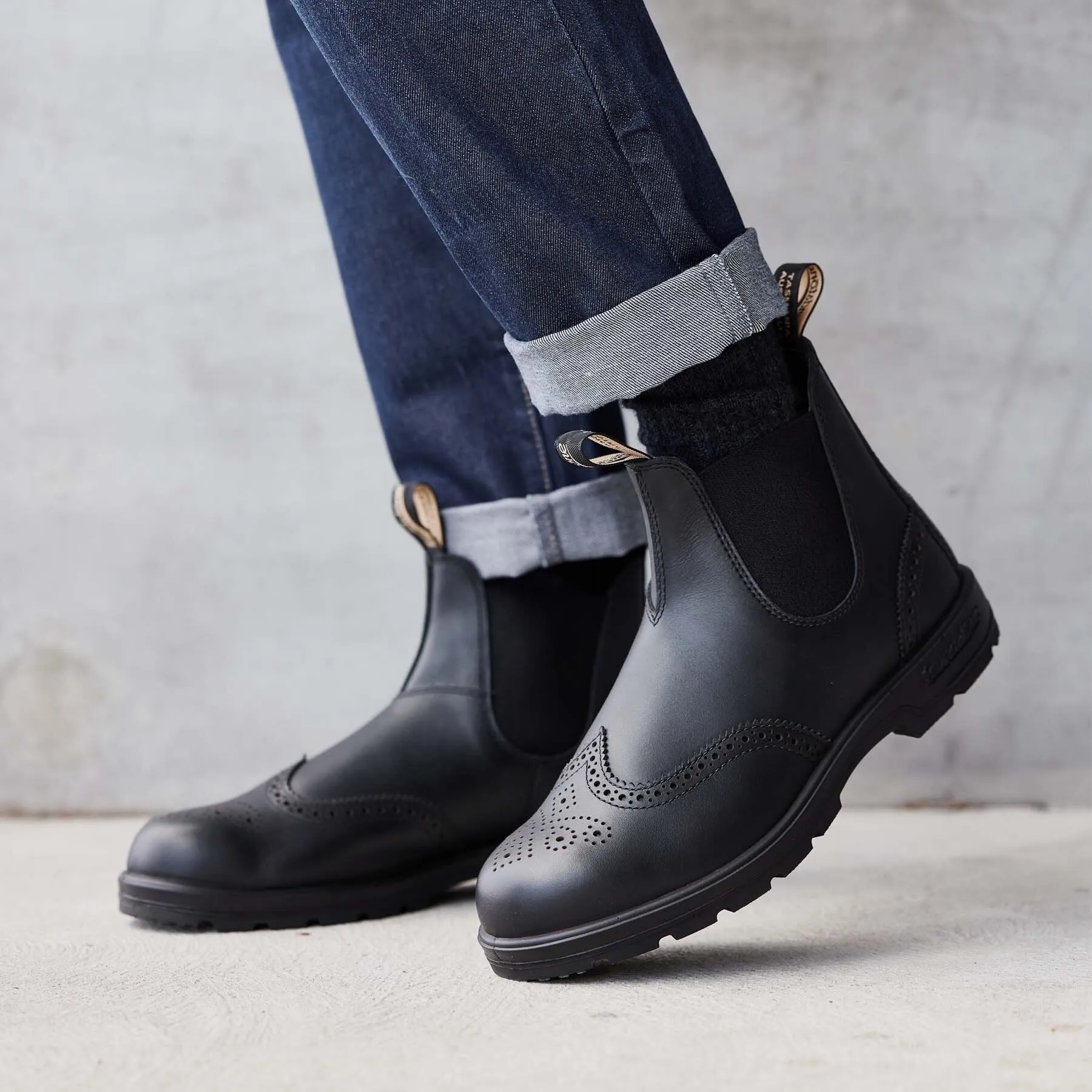 2443 CLASSICS BLACK & BLACK