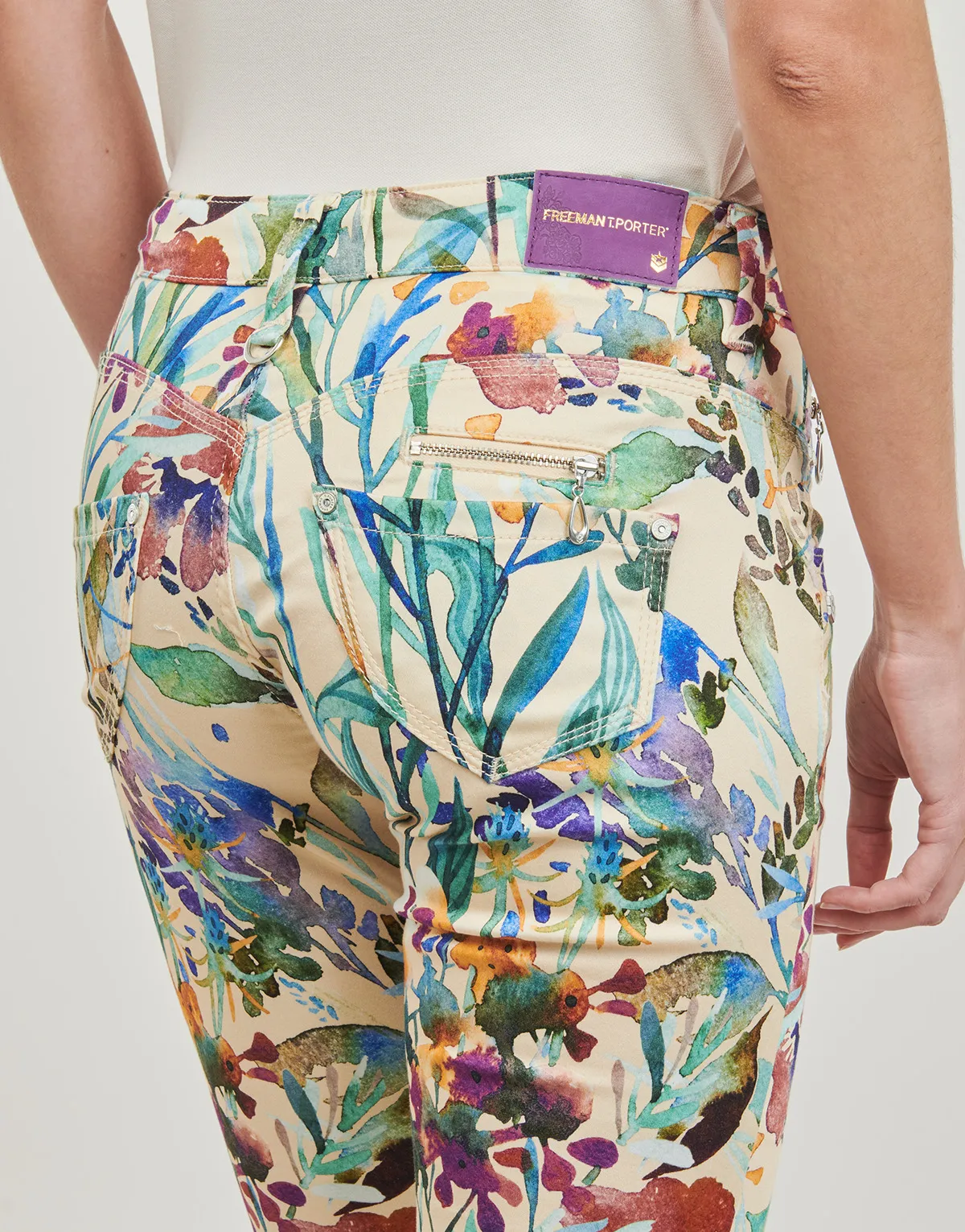 ALEXA CROPPED RIBELLA