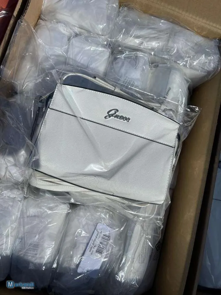 Bolsos de mujer Guess, 6 modelos, tallas mixtas
