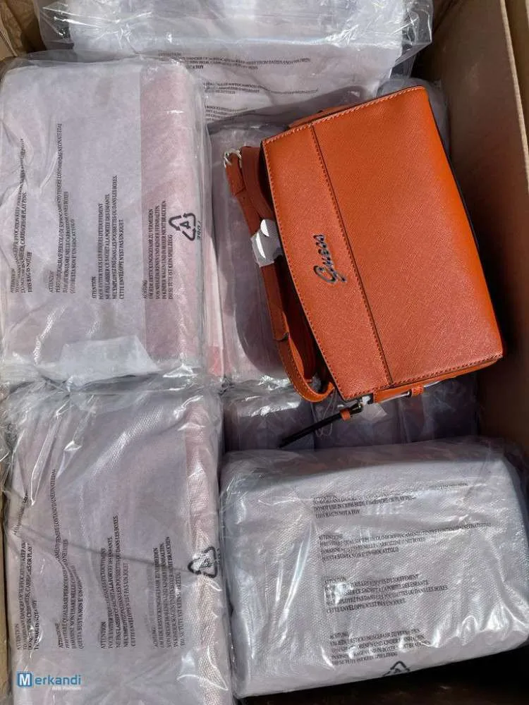 Bolsos de mujer Guess, 6 modelos, tallas mixtas