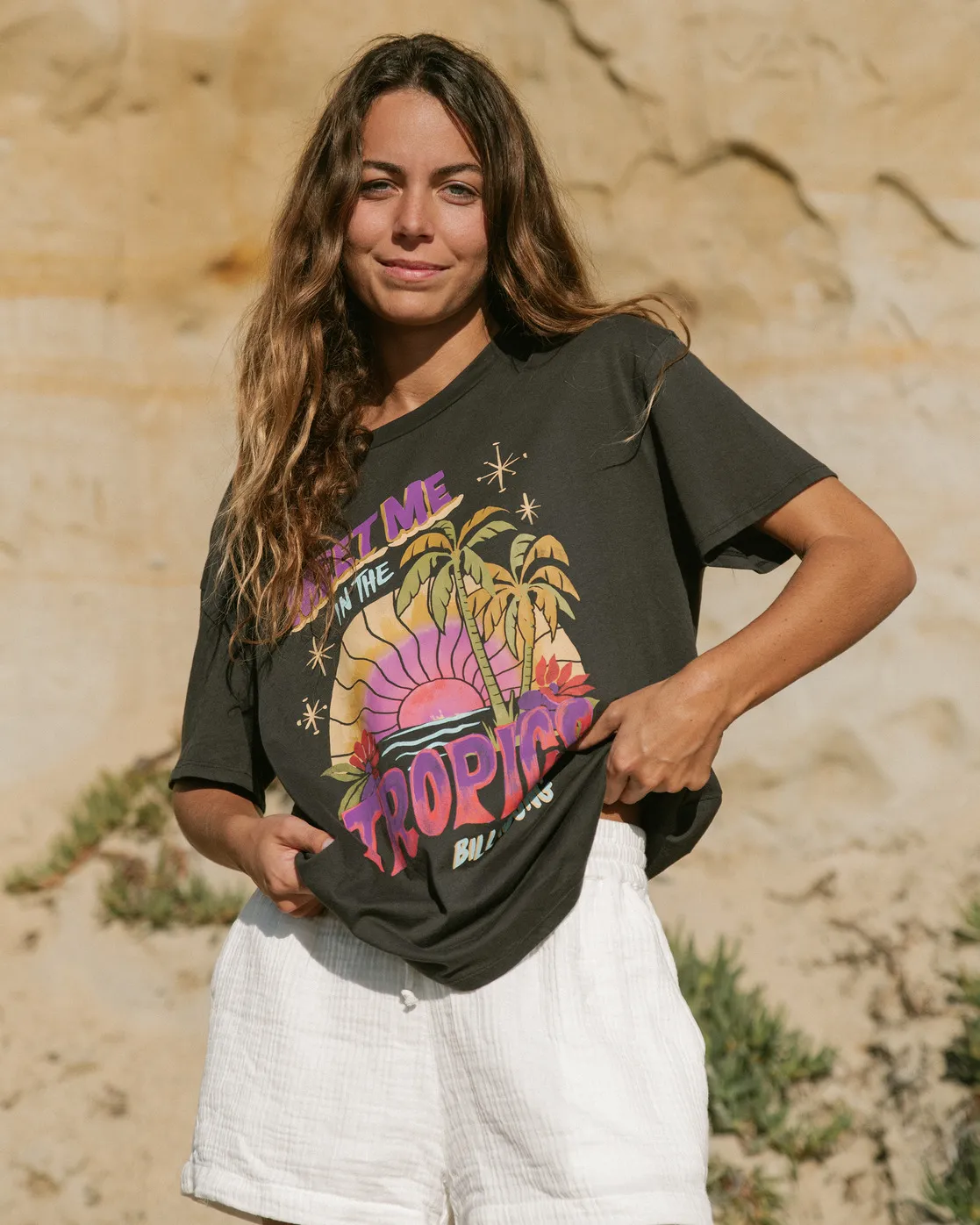 Camiseta Mujer BILLABONG manga corta MEET ME IN THE TROPICS (BLACK) Ref. EBJZT00118 negra
