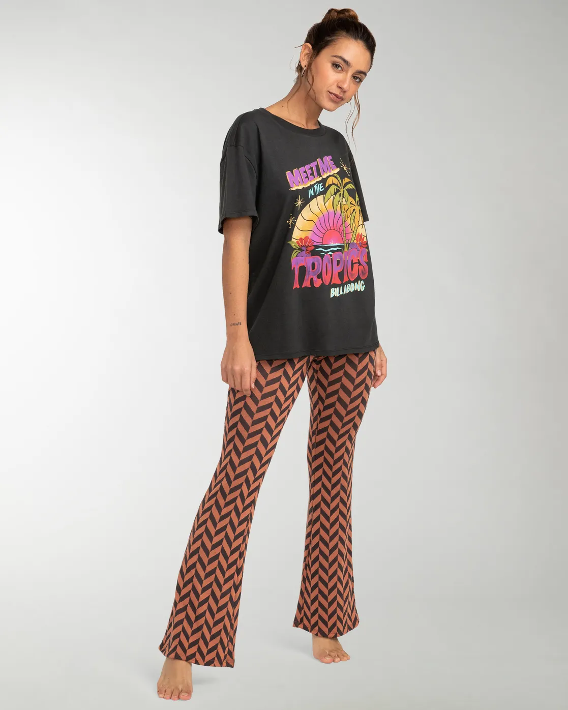 Camiseta Mujer BILLABONG manga corta MEET ME IN THE TROPICS (BLACK) Ref. EBJZT00118 negra