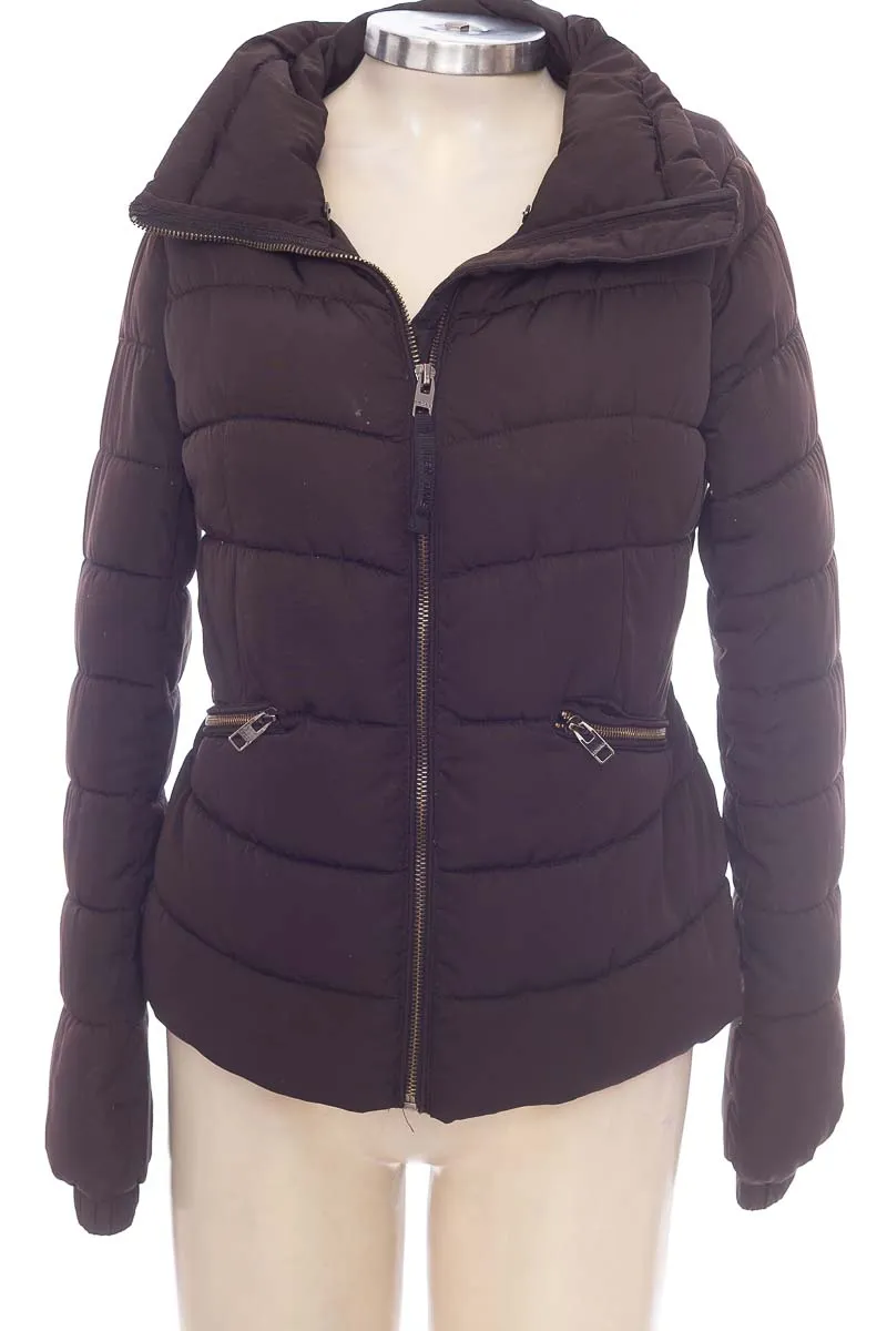 CHAQUETA / ABRIGO COLOR NEGRO  BERSHKA