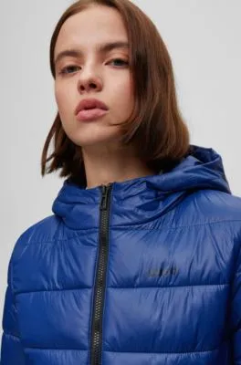Chaqueta acolchada repelente al agua con logo en contraste