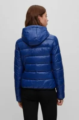 Chaqueta acolchada repelente al agua con logo en contraste