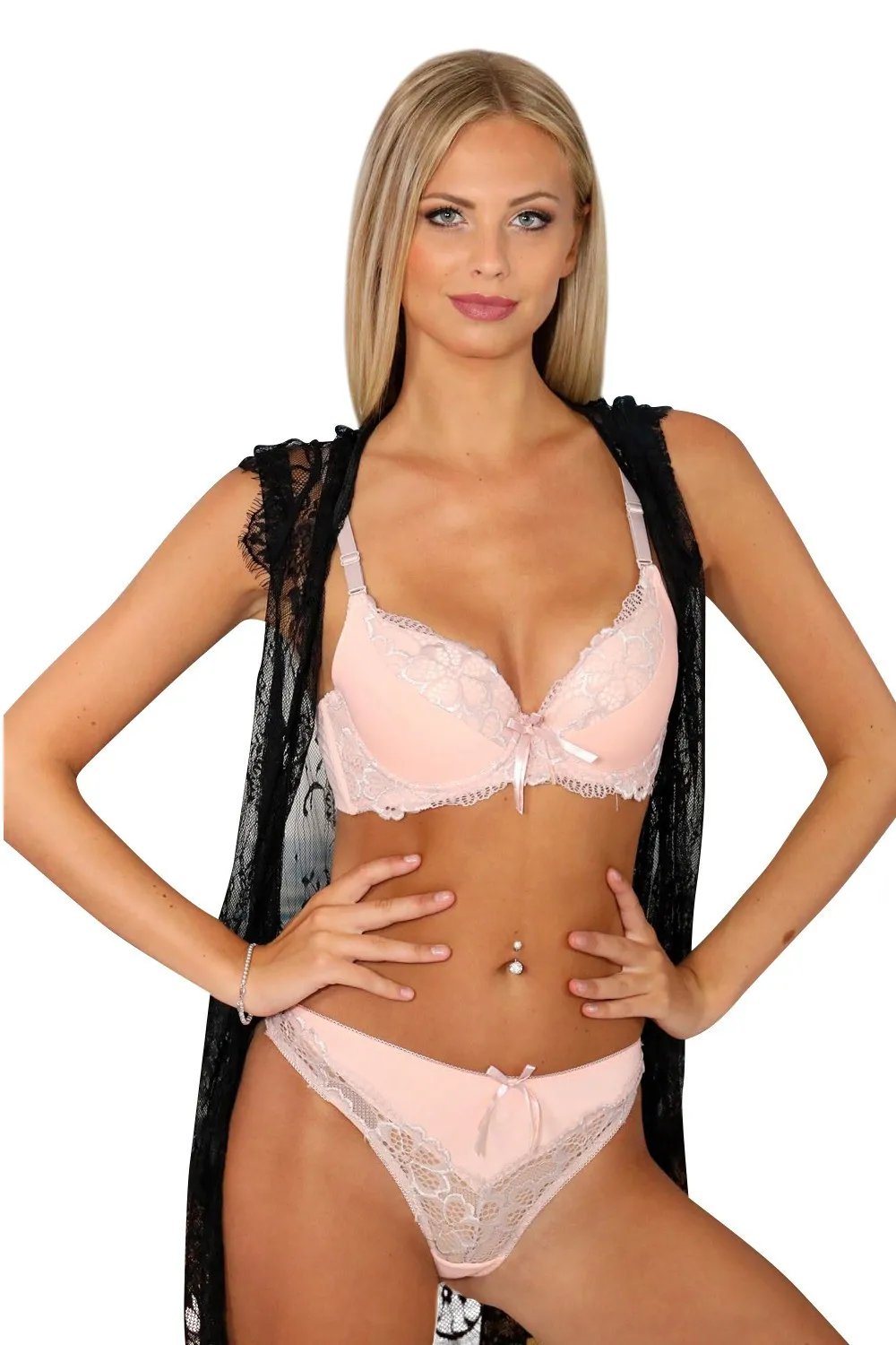 Conjunto de lencería nude y encaje gris