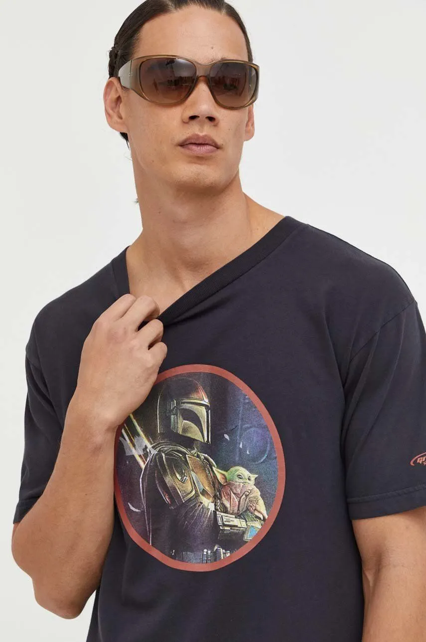 DC x STAR WARS™ Mando And The Child Tee