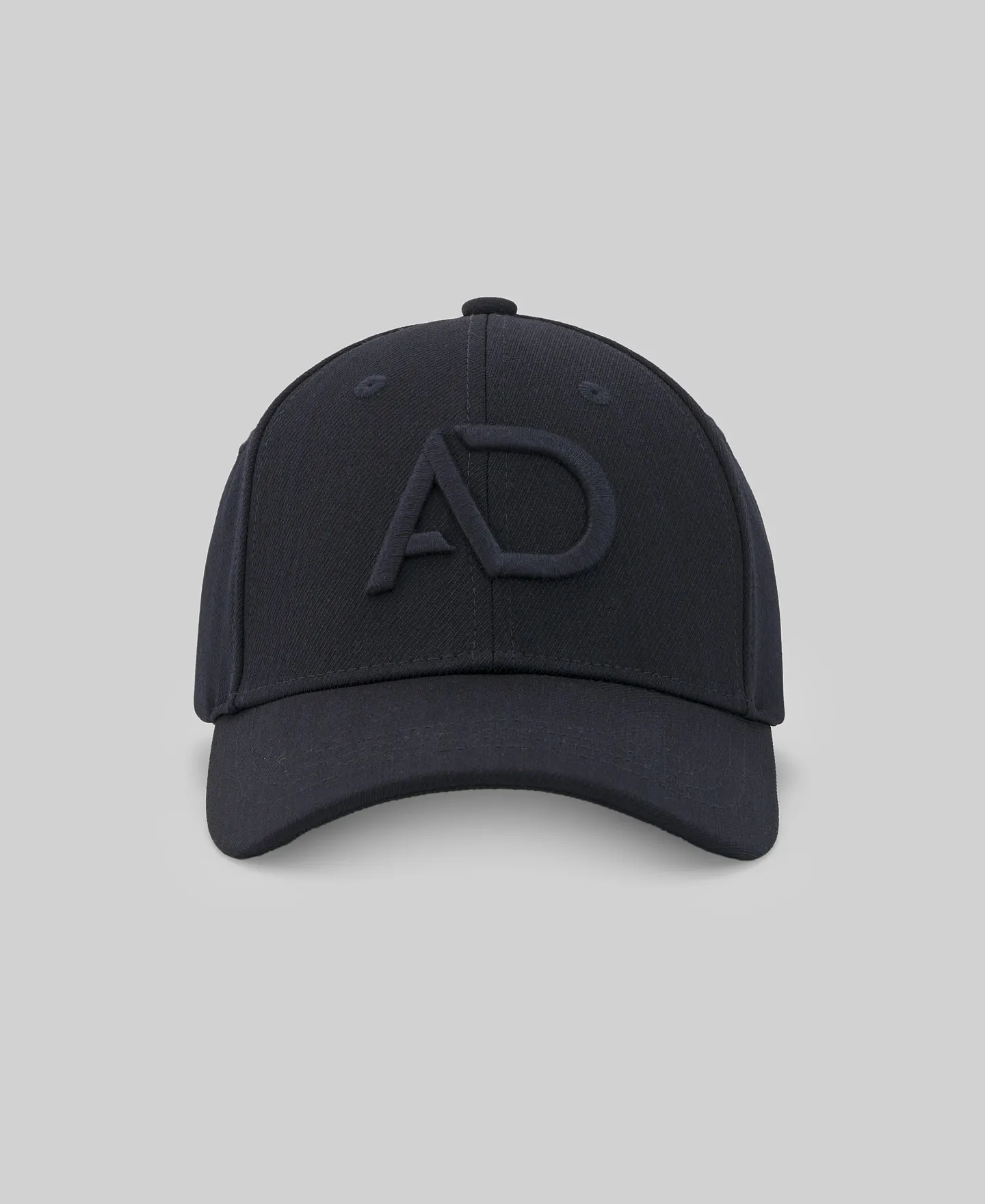 Embroidered logo cap woman