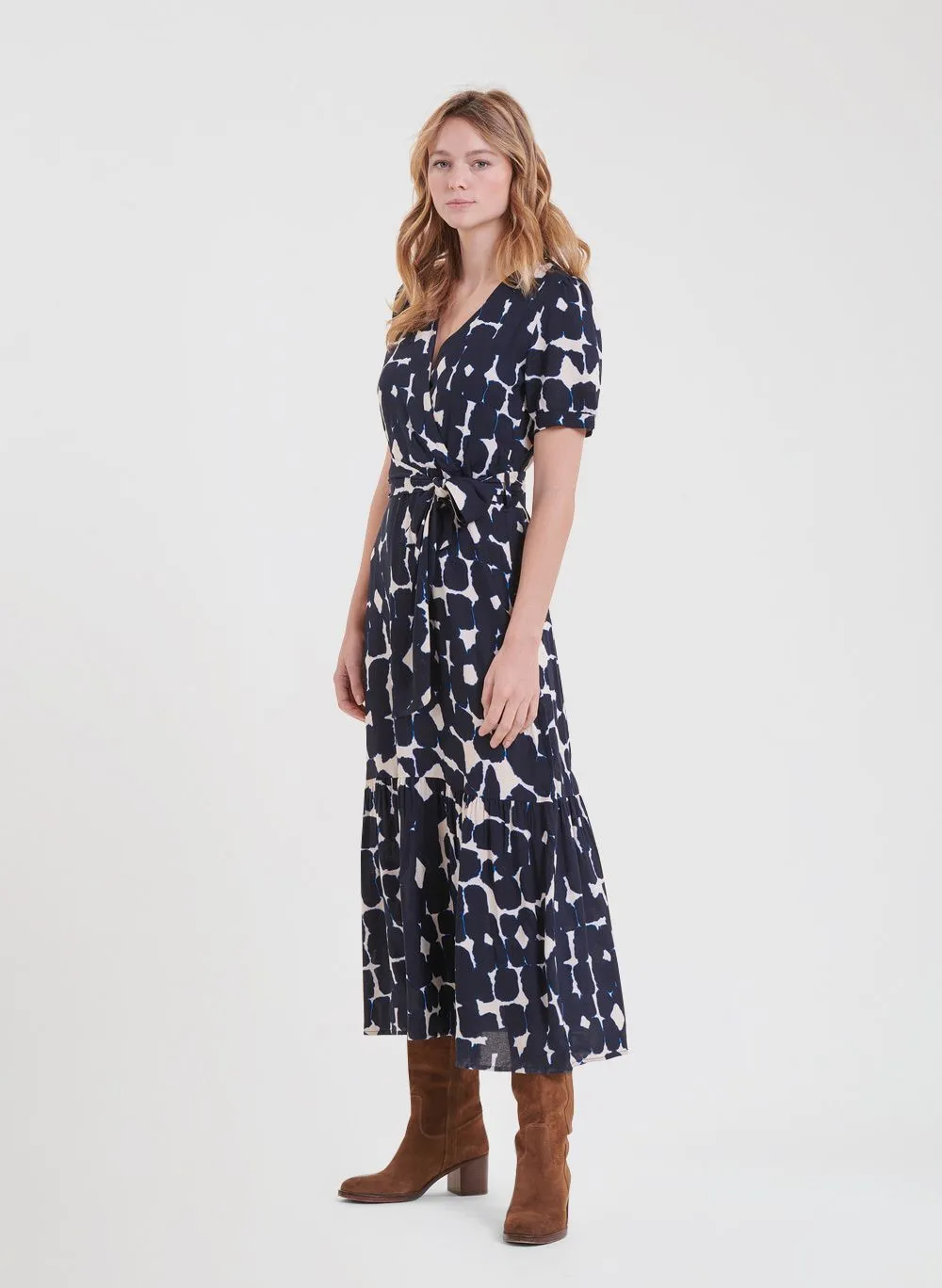 LA FEE MARABOUTEE Vestido largo entallado y estampado con escote corazón y talle alto en azul