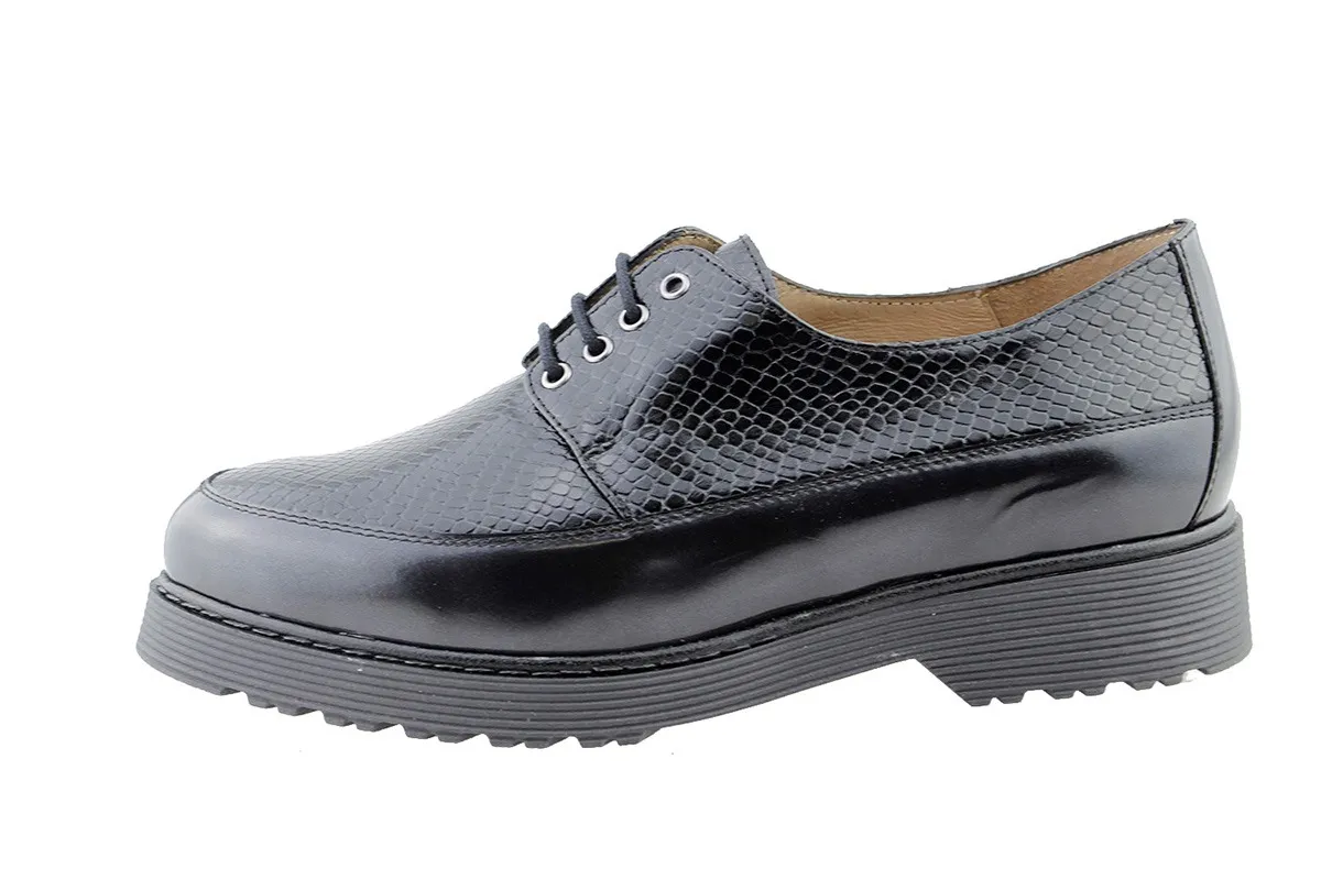 LACEUP SHOE BLACK ANTIC