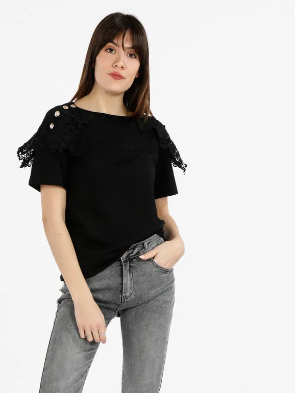 Monte Cervino Camiseta de mujer con bordado macramé y botones decorados