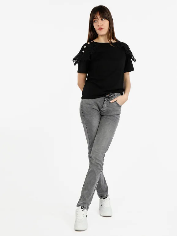 Monte Cervino Camiseta de mujer con bordado macramé y botones decorados