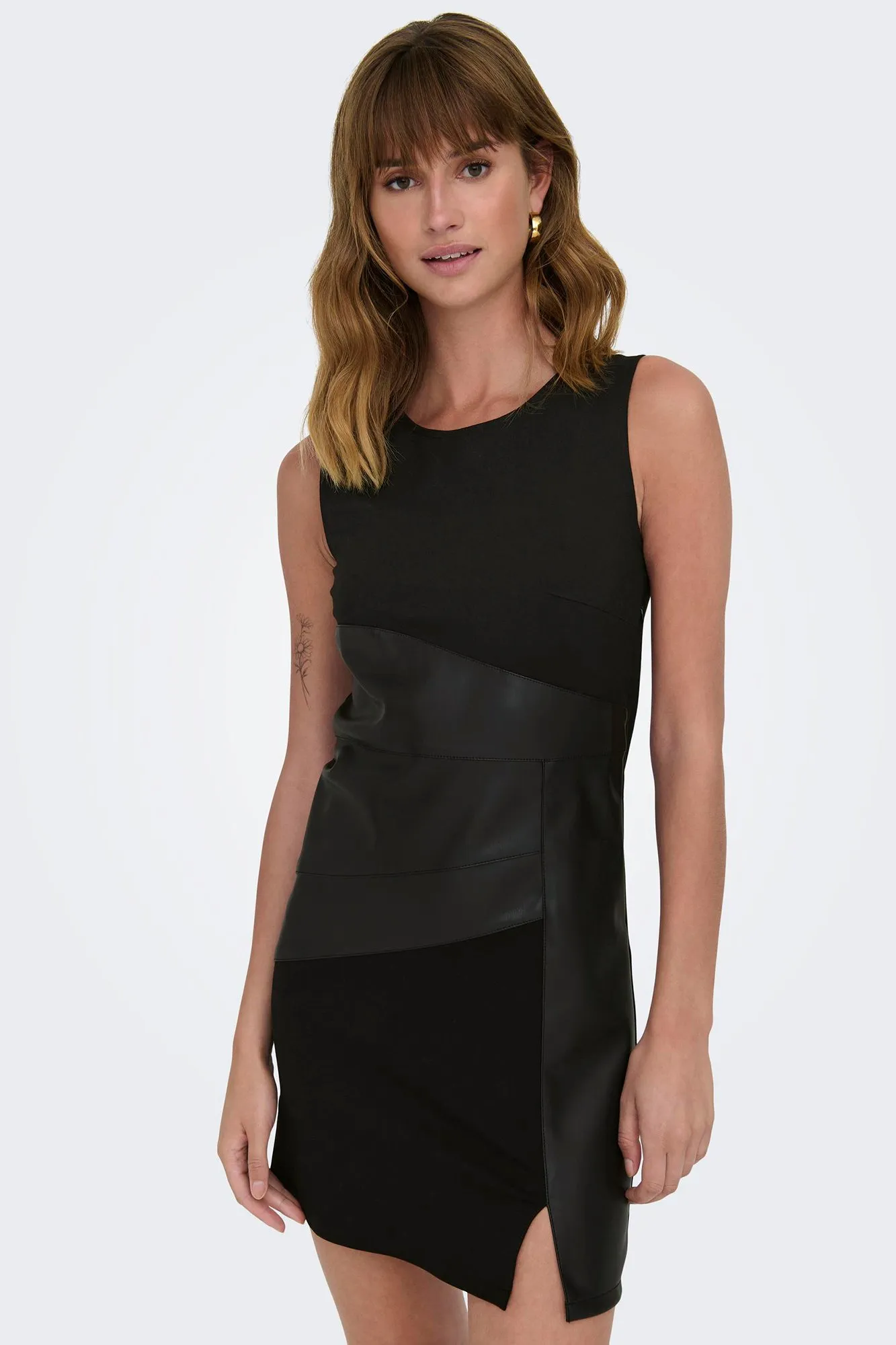 Only Vestido corto polipiel
