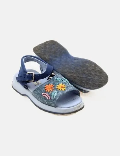 Pablosky Sandalia azul estampada