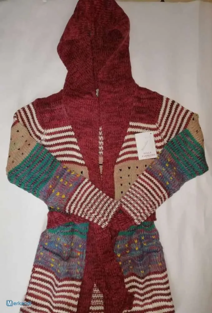 Prendas de punto y sudaderas de varias marcas.