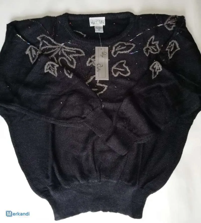 Prendas de punto y sudaderas de varias marcas.