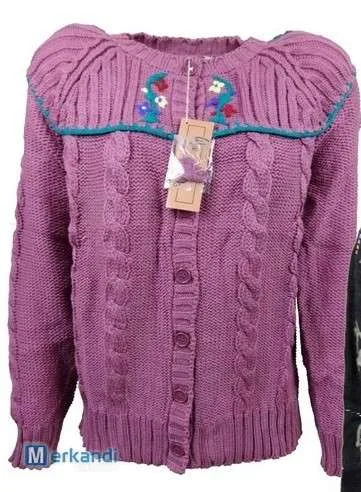 Prendas de punto y sudaderas de varias marcas.