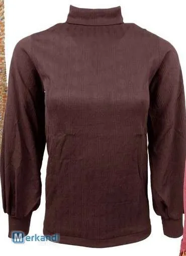 Prendas de punto y sudaderas de varias marcas.