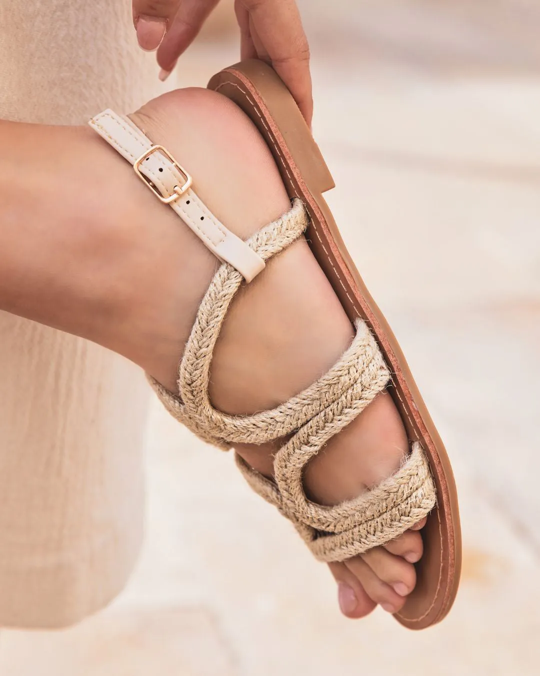 SANDALIA MUJER PLANA BEIGE  AUDREY