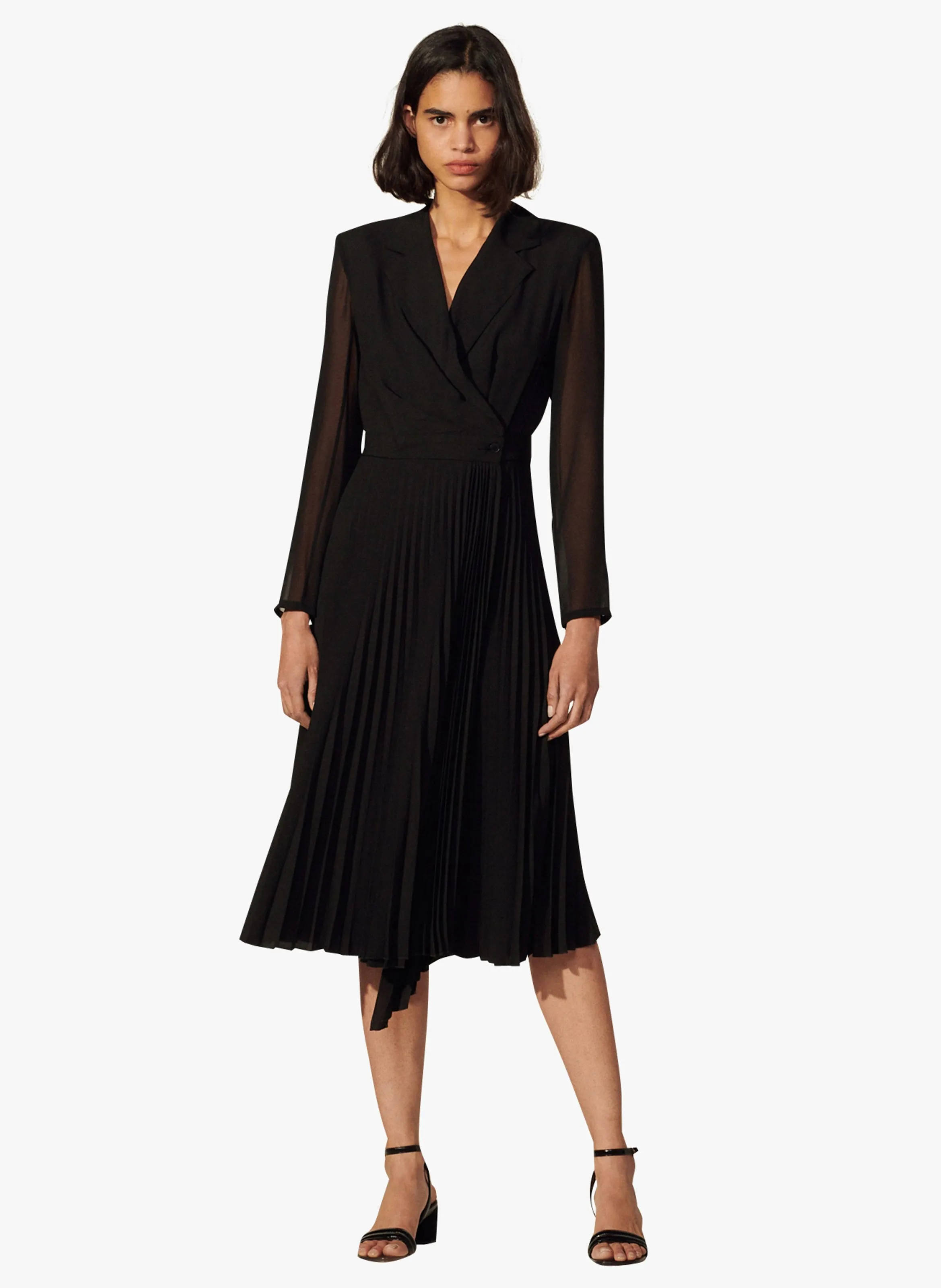 SANDRO Vestido midi cruzado y plisado en negro