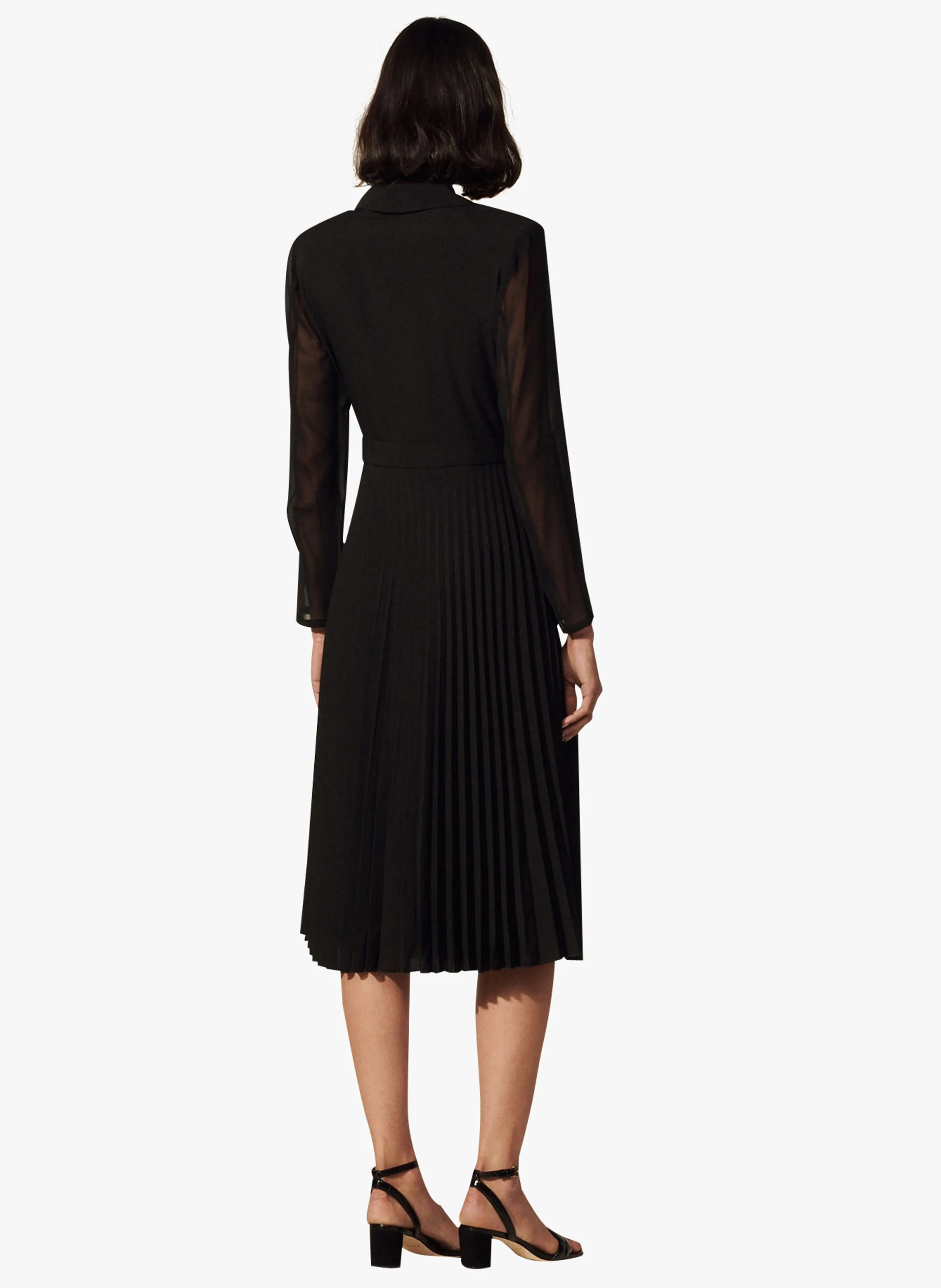 SANDRO Vestido midi cruzado y plisado en negro