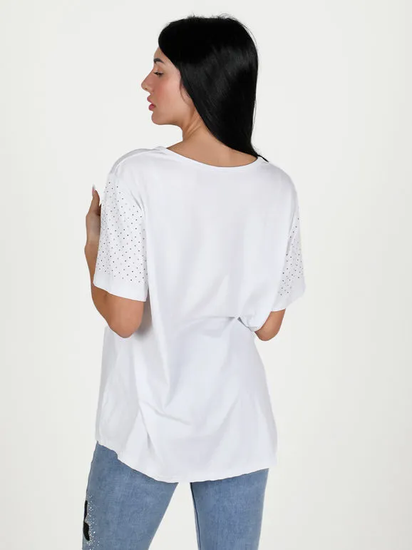 Solada Maxi camiseta de mujer con pedrería en las mangas.