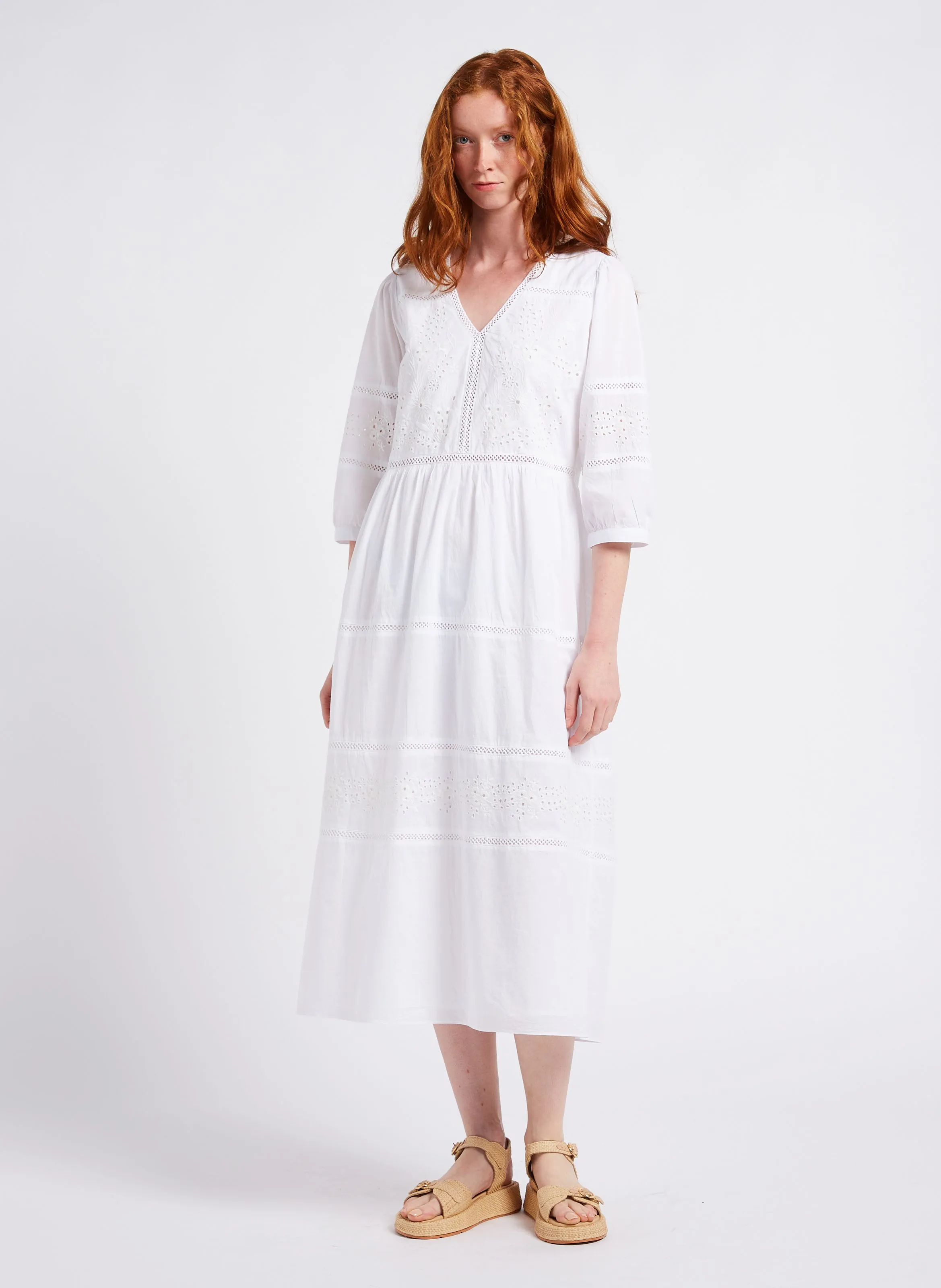 SUD EXPRESS ROSENDO  VESTIDO MIDI BORDADO DE ALGODóN CON CUELLO EN V EN BLANCO