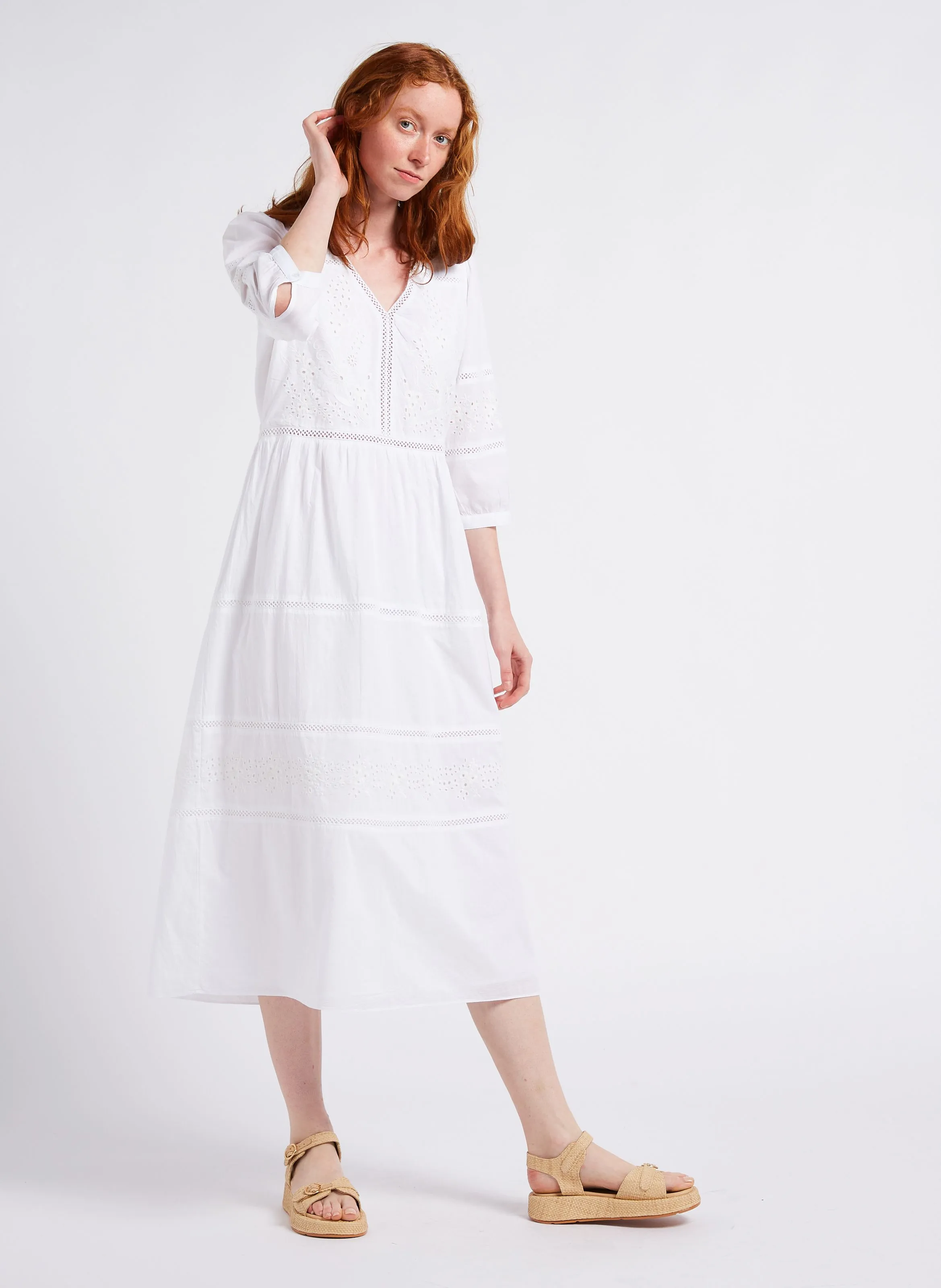 SUD EXPRESS ROSENDO  VESTIDO MIDI BORDADO DE ALGODóN CON CUELLO EN V EN BLANCO