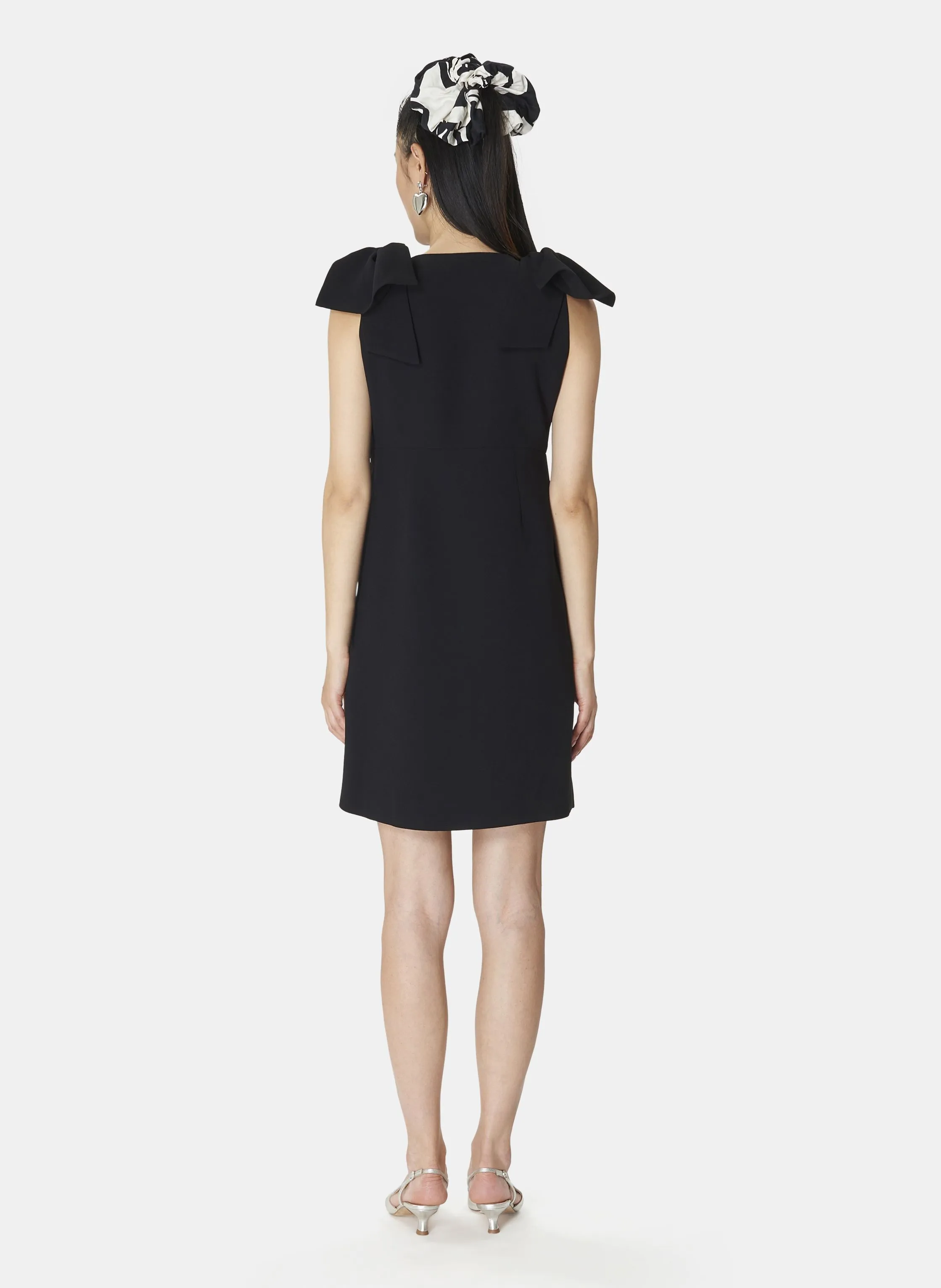 TARA JARMON REMARQUABLE  VESTIDO CORTO RECTO DE CREPé CON LAZOS EN NEGRO