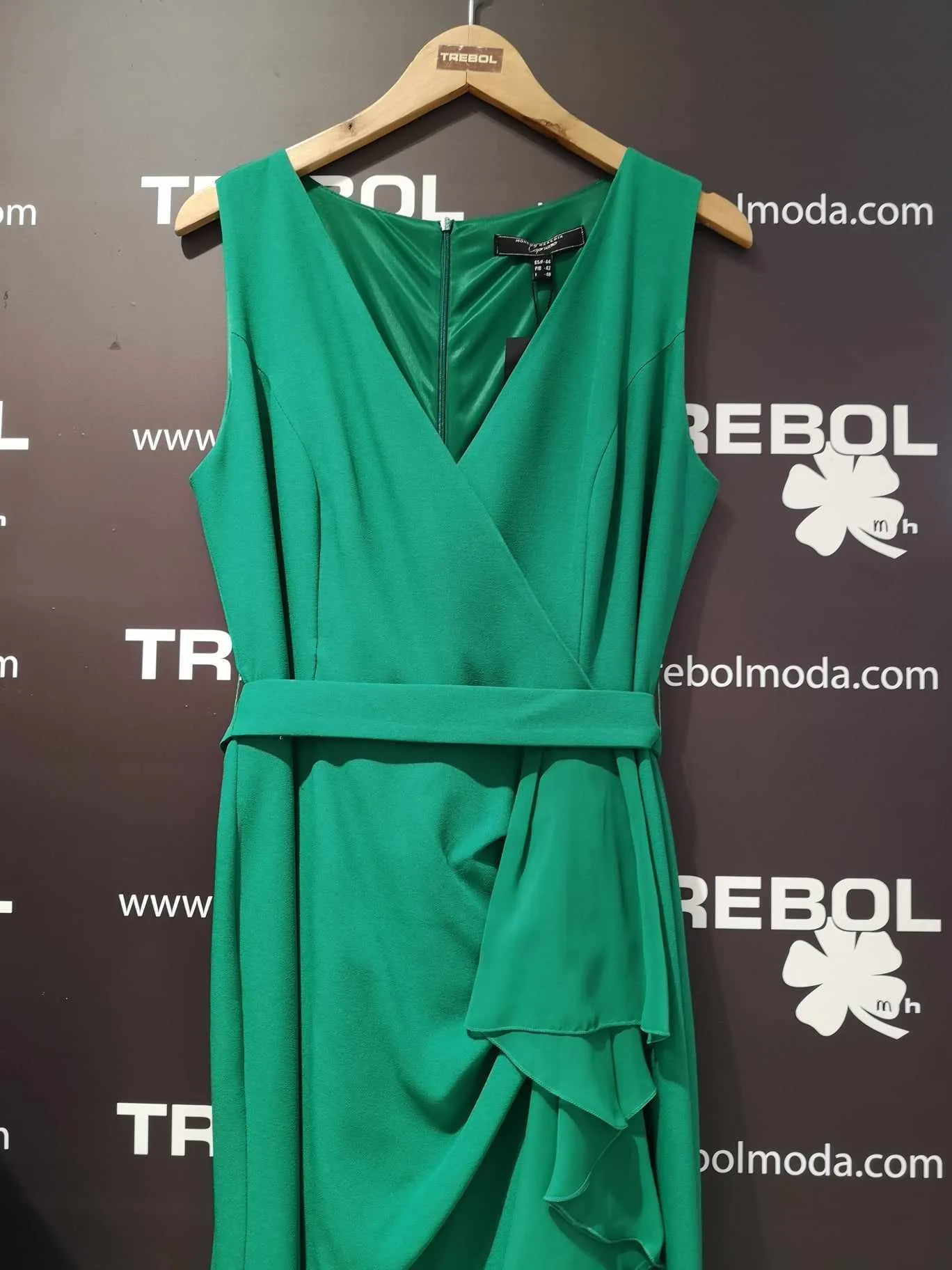 Vestido con capelina