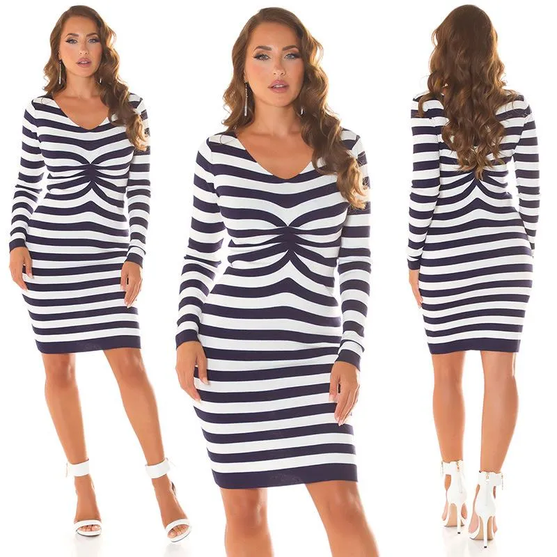 Vestido de punto y rayas verticales azul