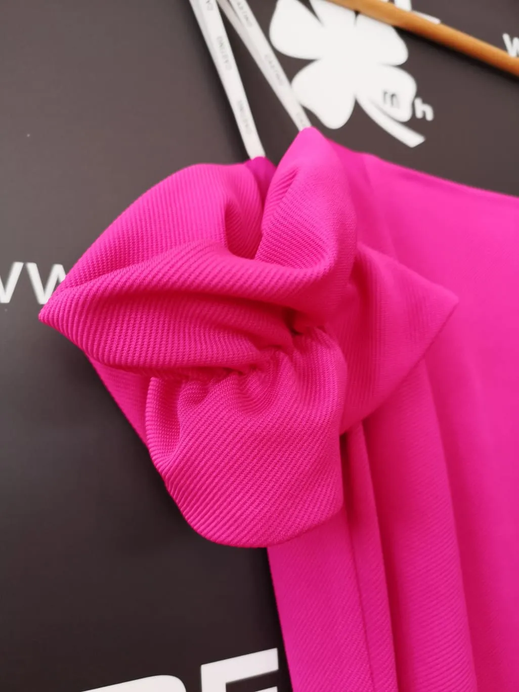 Vestido midi con manguitos