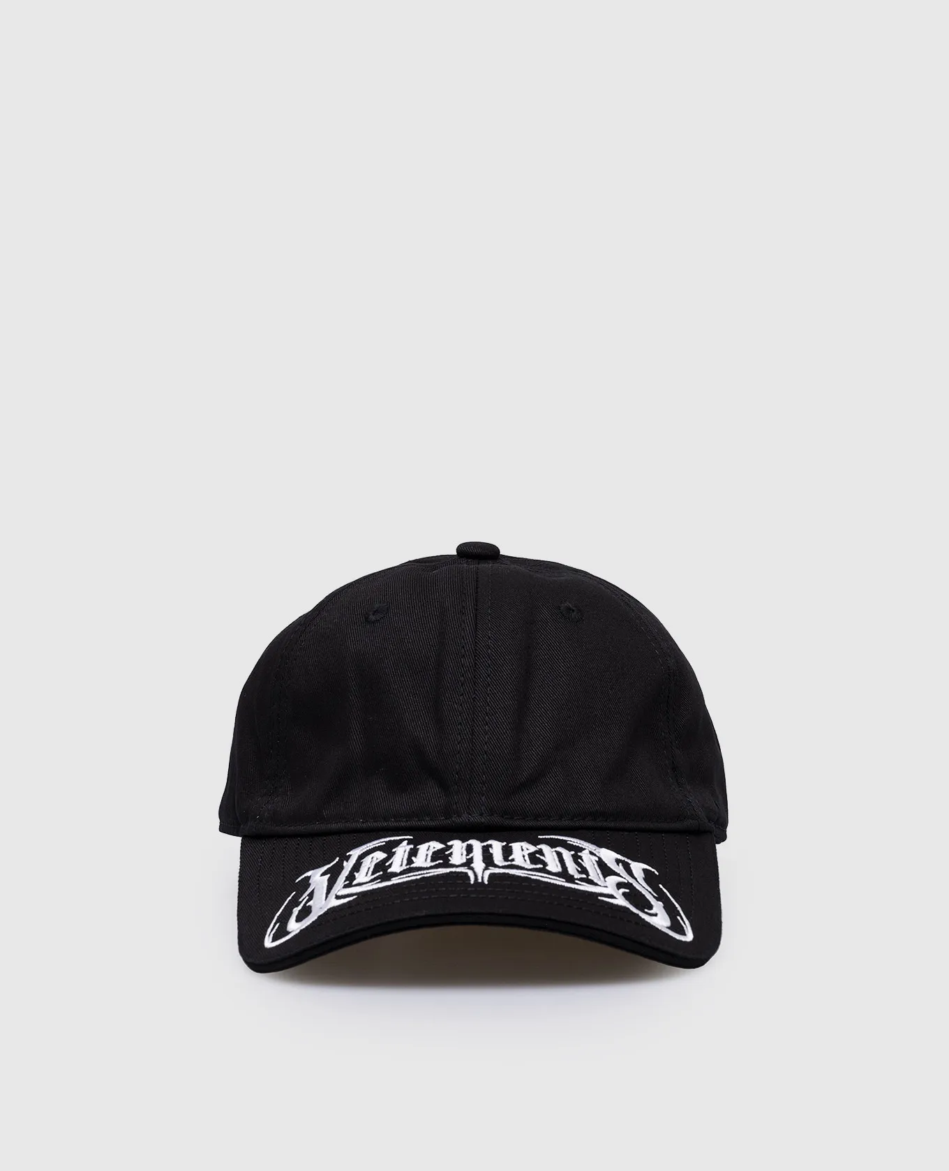 Vetements Black cap with contrasting logo embroidery