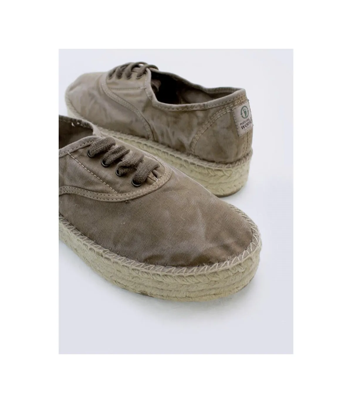 ZAPATILLA NATURAL WORLD 687E BEIGE