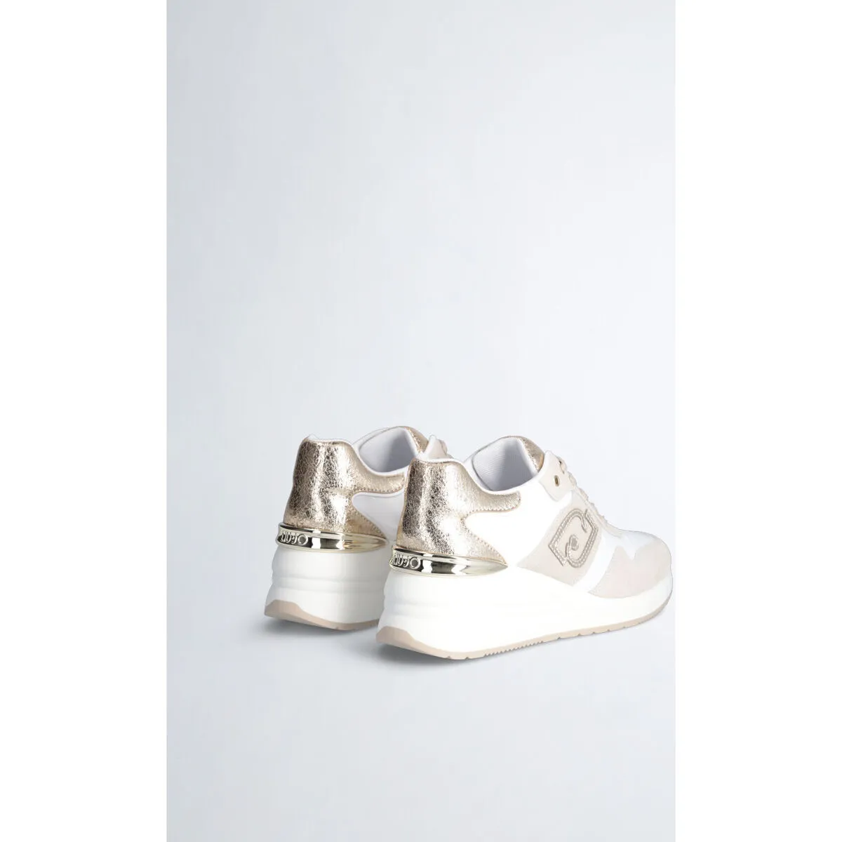 Zapatillas beige con cuña