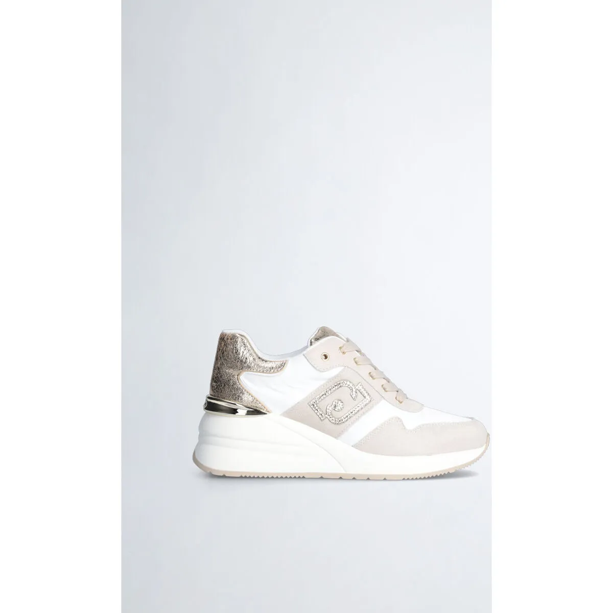 Zapatillas beige con cuña