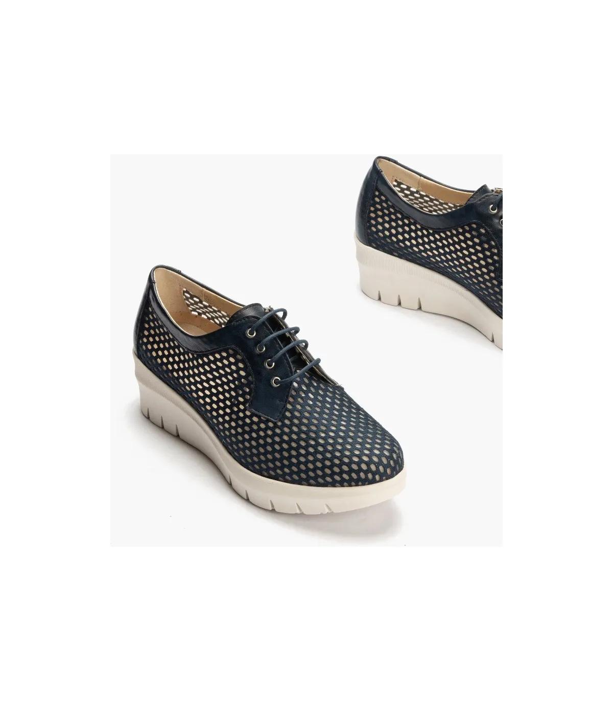 Zapato con plataforma en color tinta