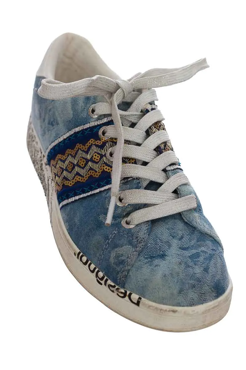 ZAPATOS COLOR AZUL  DESIGUAL